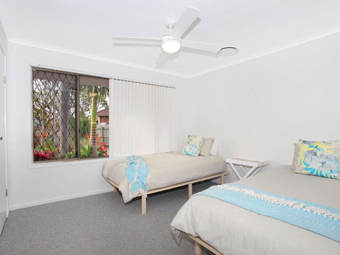 April 19 4 Bedroom Home On Canal With Pool Pontoon Aircon & WiFi! - Holiday Great Ocean Road 2
