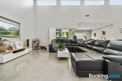 Wentworth Estate 5 Bedroom Luxury Home Sleeps 12 - Holiday Great Ocean Road 3