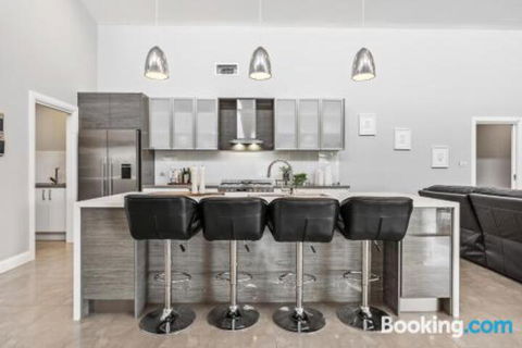 Wentworth Estate 5 Bedroom Luxury Home Sleeps 12 - Holiday Great Ocean Road 2