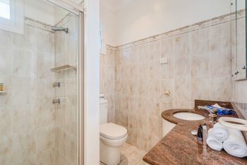 Spacious 4 Bedroom House The Hill - Holiday Great Ocean Road 1