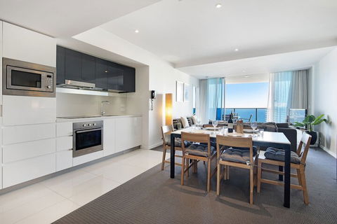 H Residences 2 Bedroom Ocean View In Surfers Paradise - Holiday Great Ocean Road 3