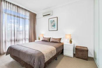 Adelaide DressCircle Apartments - Ward St - Holiday Great Ocean Road 1