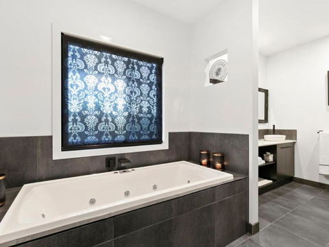 Campania Spa Suite 3 - Holiday Great Ocean Road 6