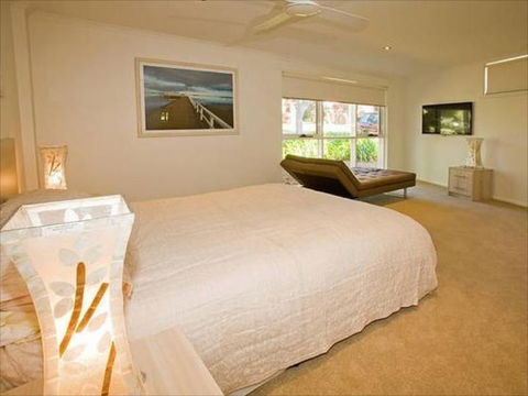 Phillip Island Accommodation - Holiday Great Ocean Road 6