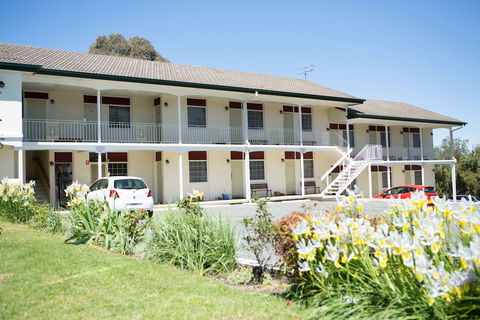 Colonial Lodge Motor Inn Yass - Holiday Great Ocean Road 1