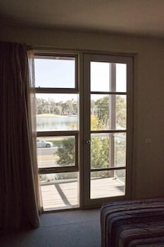 Central Shepparton Apartments - Holiday Great Ocean Road 2