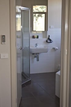 Central Shepparton Apartments - Holiday Great Ocean Road 5