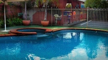 Courtyard Motor Inn - Holiday Great Ocean Road 2