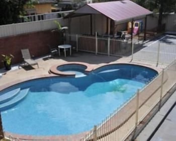 Courtyard Motor Inn - Holiday Great Ocean Road 1