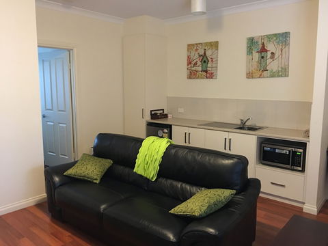 Hahndorf Oak Tree Cottages - Holiday Great Ocean Road 4