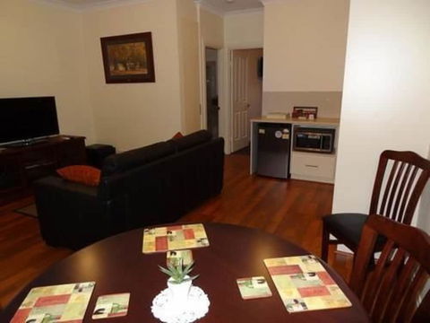 Hahndorf Oak Tree Cottages - Holiday Great Ocean Road 6