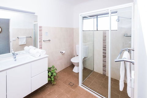 Mollymook Seascape Motel & Apartments - Holiday Great Ocean Road 5