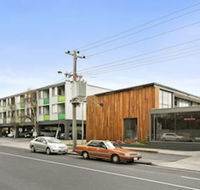 Melbourne's Princes Park Motor Inn - Holiday Great Ocean Road