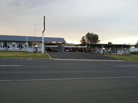 Yass Motel - Holiday Great Ocean Road 2