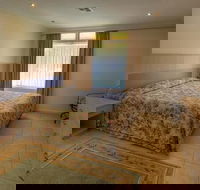 Cooma Motor Lodge Motel - Holiday Great Ocean Road