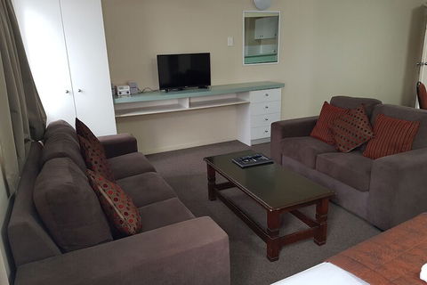 Earls Court Motor Inn - Holiday Great Ocean Road 2