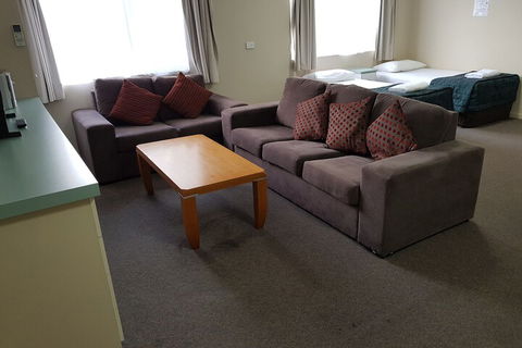 Earls Court Motor Inn - Holiday Great Ocean Road 4