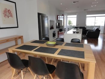 Ethelton Serviced Apartments - Holiday Great Ocean Road 5