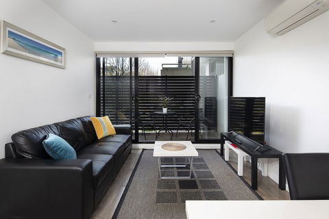 RNR Serviced Apartments North Melbourne - Holiday Great Ocean Road 3