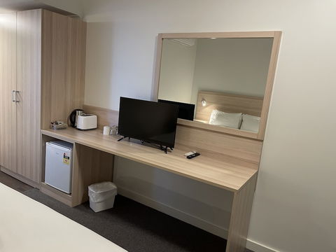 Roxby Downs Motor Inn - Holiday Great Ocean Road 4