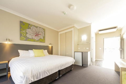 Cowra Services Club Motel - Holiday Great Ocean Road 3