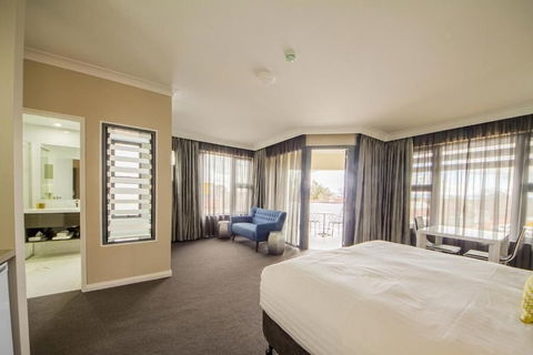 Cowra Services Club Motel - Holiday Great Ocean Road 6
