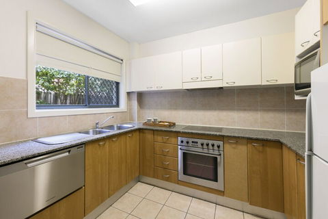 Waldorf Hornsby Residential Apartments - Holiday Great Ocean Road 3