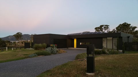 Zebula Gloucester - Holiday Great Ocean Road 0