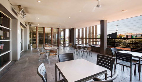 Nightcap at Ashley Hotel - Holiday Great Ocean Road 8