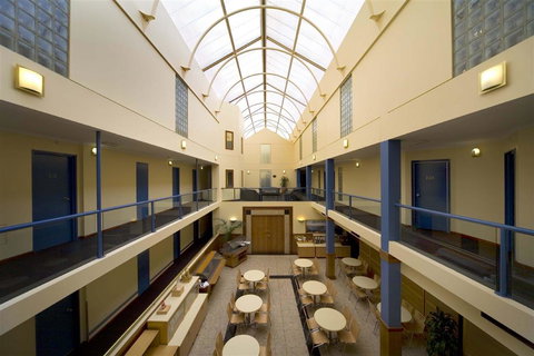 Capital Executive Apt Hotel Canberra - Holiday Great Ocean Road 1