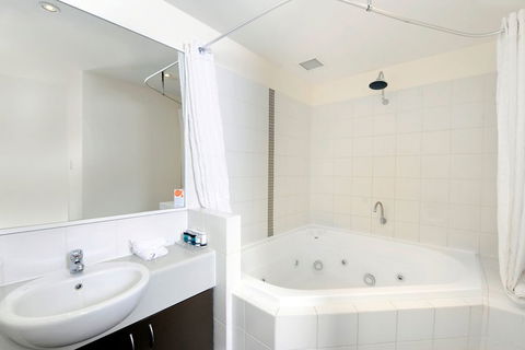 Assured Ascot Quays Apartment Hotel - Holiday Great Ocean Road 7