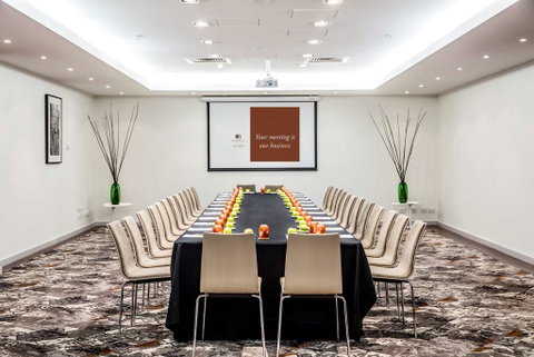 DoubleTree by Hilton, Flinders Street - Holiday Great Ocean Road 9