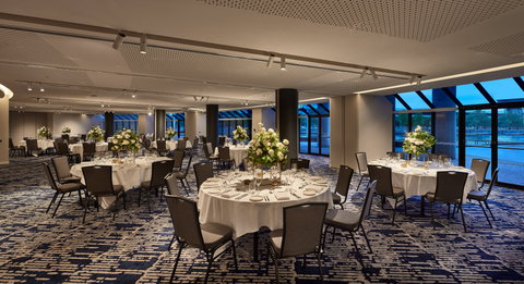 Crowne Plaza Melbourne - Holiday Great Ocean Road 17