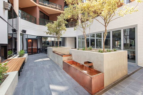 Amora Hotel Riverwalk Melbourne - Holiday Great Ocean Road 2