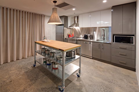 Zara Tower Serviced Apartments - Holiday Great Ocean Road 9