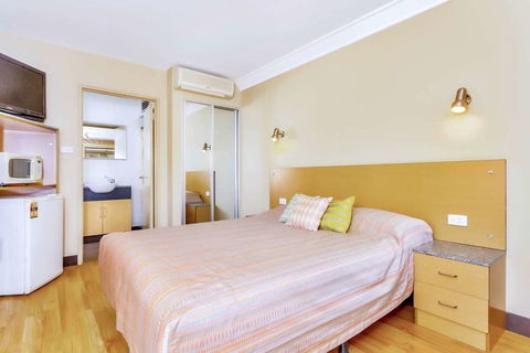 Econo Lodge Karratha - Holiday Great Ocean Road 8