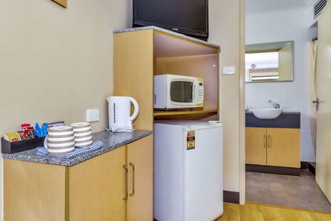 Econo Lodge Karratha - Holiday Great Ocean Road 9