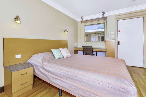 Econo Lodge Karratha - Holiday Great Ocean Road 10