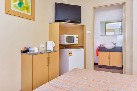 Econo Lodge Karratha - Holiday Great Ocean Road 11