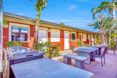 Econo Lodge Karratha - Holiday Great Ocean Road 12