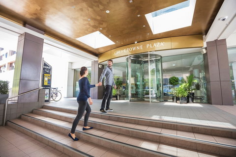 Crowne Plaza Canberra - Holiday Great Ocean Road 0