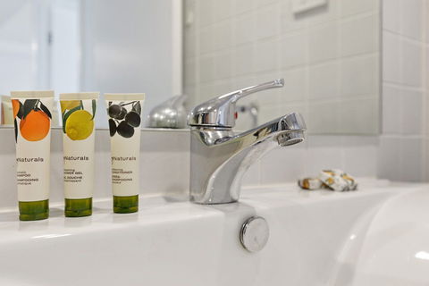 Astra Apartments Parramatta - Holiday Great Ocean Road 1