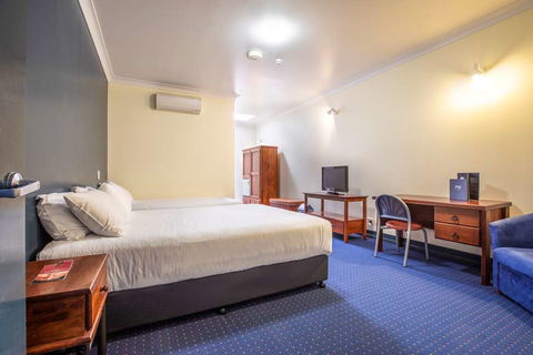 Atherton Hotel - Holiday Great Ocean Road 2