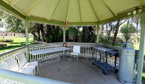 Burke & Wills Motor Inn - Holiday Great Ocean Road 1