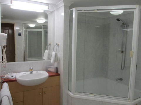 Springwood Tower Apartment Hotel - Holiday Great Ocean Road 9