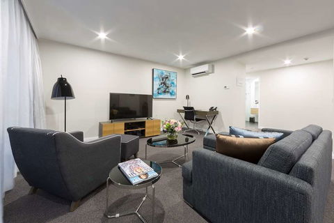 Avenue Hotel Canberra - Holiday Great Ocean Road 9