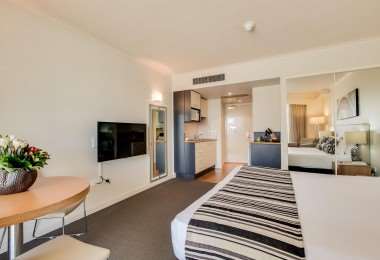 Central Cosmo Apartments - Holiday Great Ocean Road 2