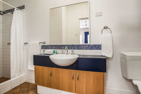 Karratha Central Apartments - Holiday Great Ocean Road 2