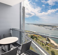 Meriton Suites Southport - Holiday Great Ocean Road