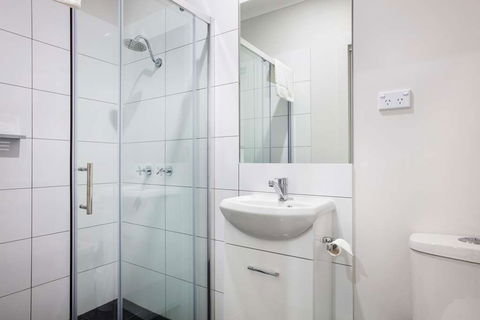 Caringbah Hotel, A NightCap Hotel - Holiday Great Ocean Road 7